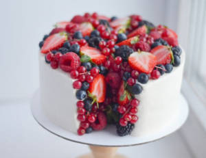 Украшение тортов фруктами в домашних условиях: идеи, фото, мастер-классы